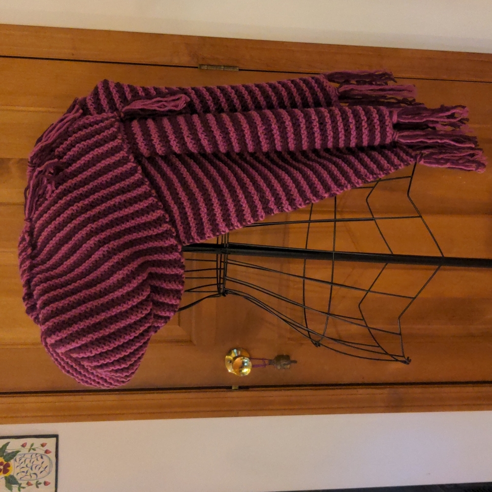 Hand Knit Plum and Fuschia Wool Acrylic Blend Blanket Scarf With FRINGE - Picture 2 of 8